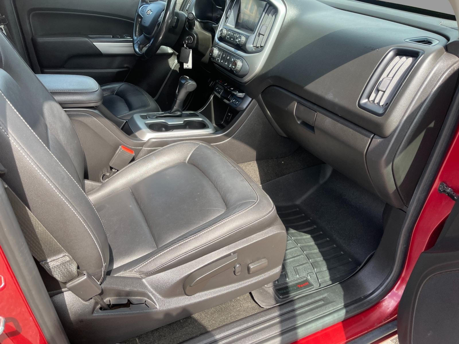 2018 Red /Black Chevrolet Colorado LT Crew Cab 4WD Long Box (1GCGTCENXJ1) with an 3.6L V6 DOHC 24V GAS engine, 8-Speed Automatic transmission, located at 547 E. Main St., Orwell, OH, 44076, (440) 437-5893, 41.535435, -80.847855 - Photo #45